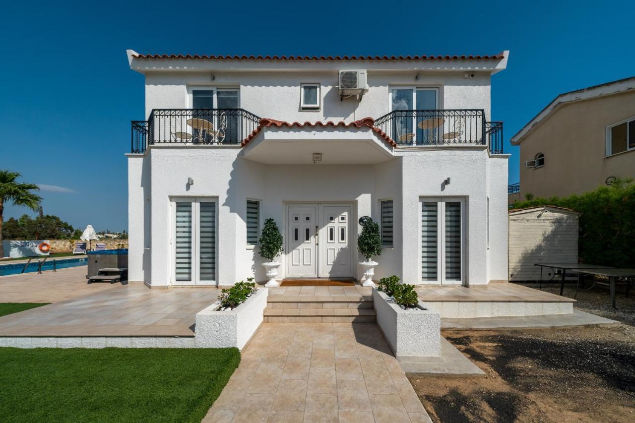 Villa Dene Hollow