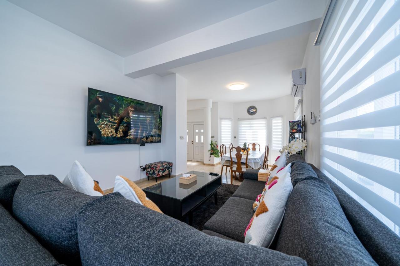 Dene Hollow Villa