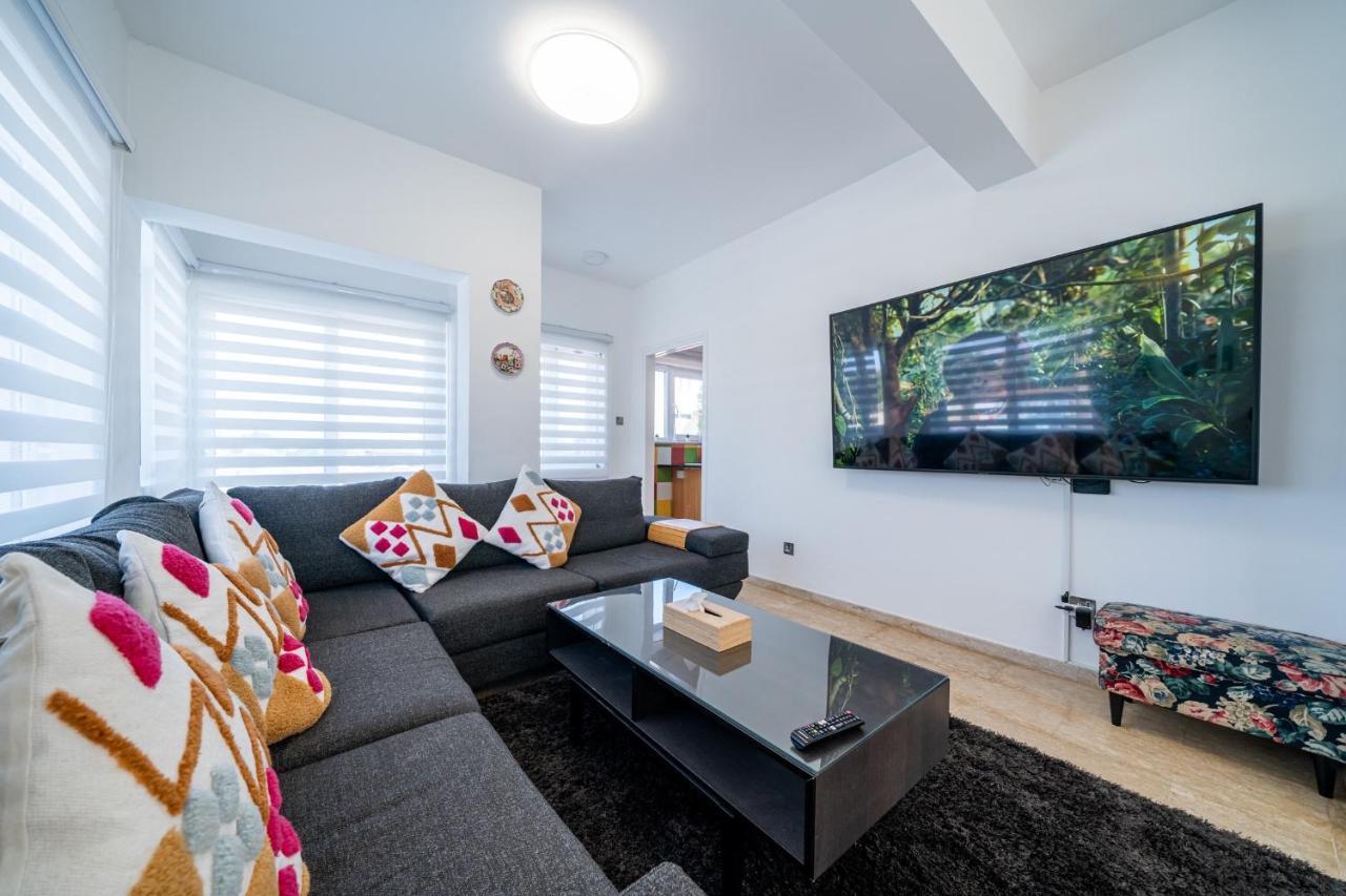Dene Hollow Villa *