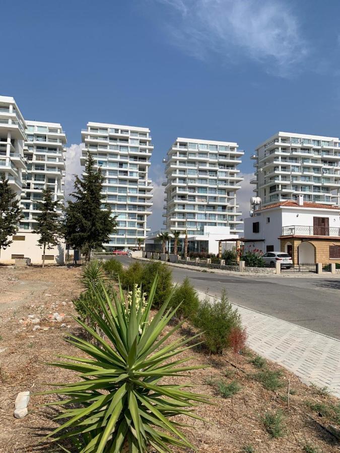 Sea View Retreat: Iskele With Mountain Vistas Apartment