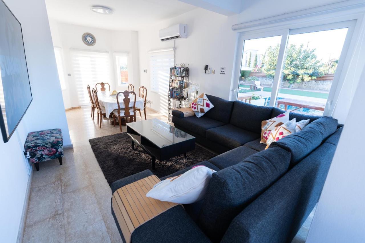 Dene Hollow Villa