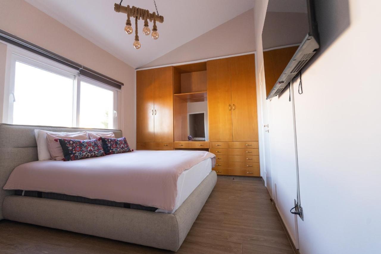 Dene Hollow Villa Voroklini