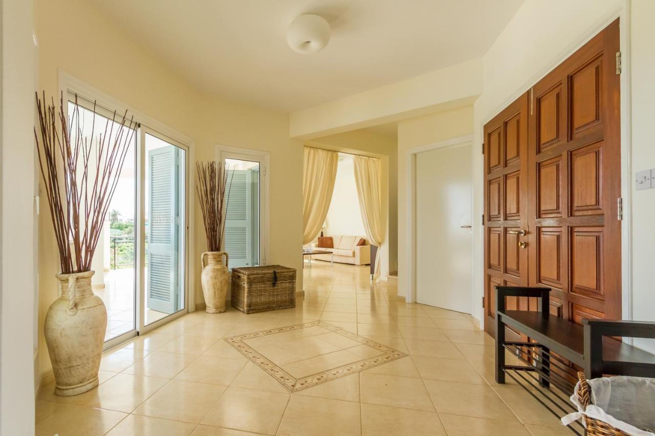 Villa Riverside Polis