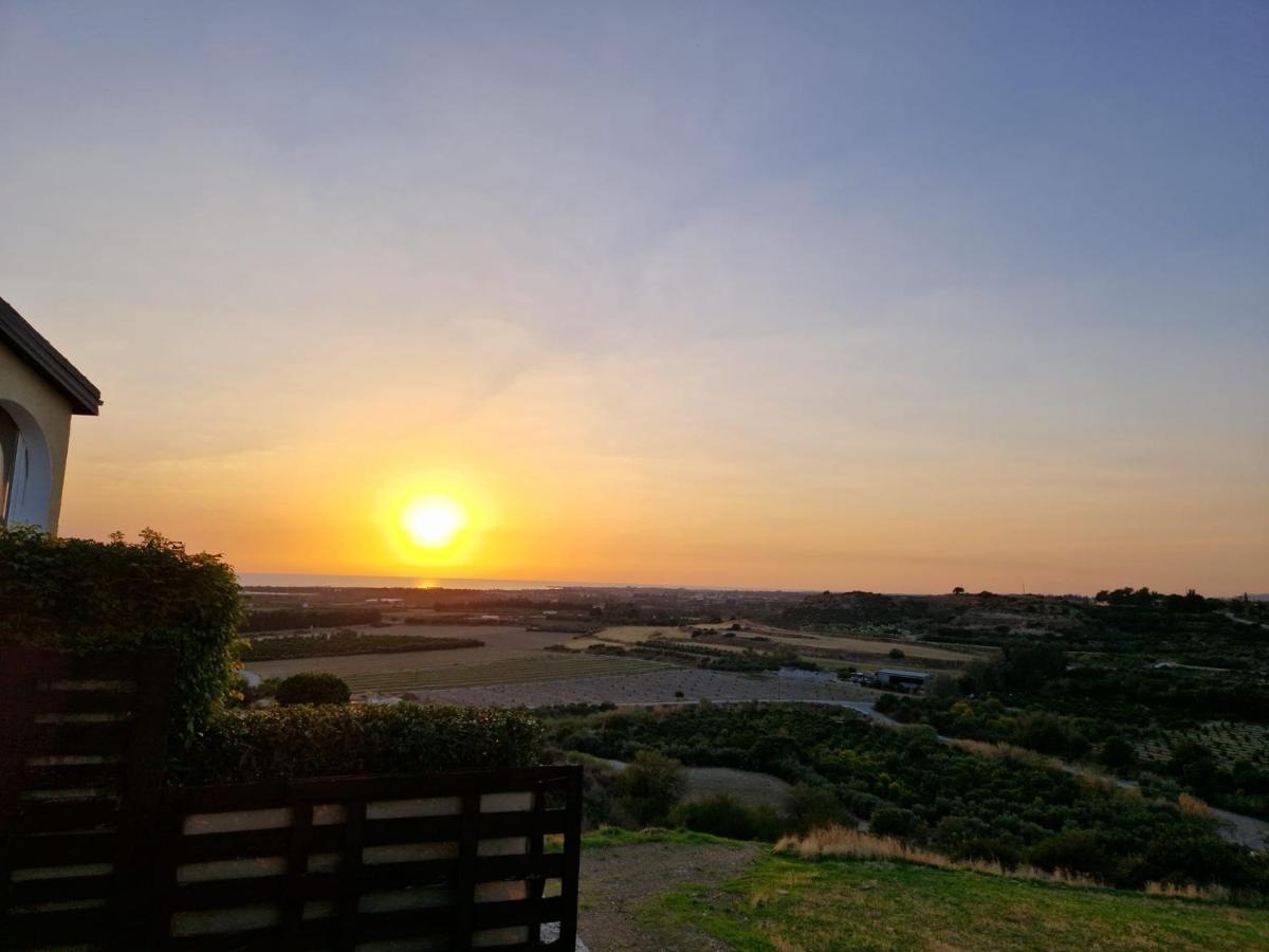 Arodafni House. Unique Views And Amazing Sunsets. * Kouklia