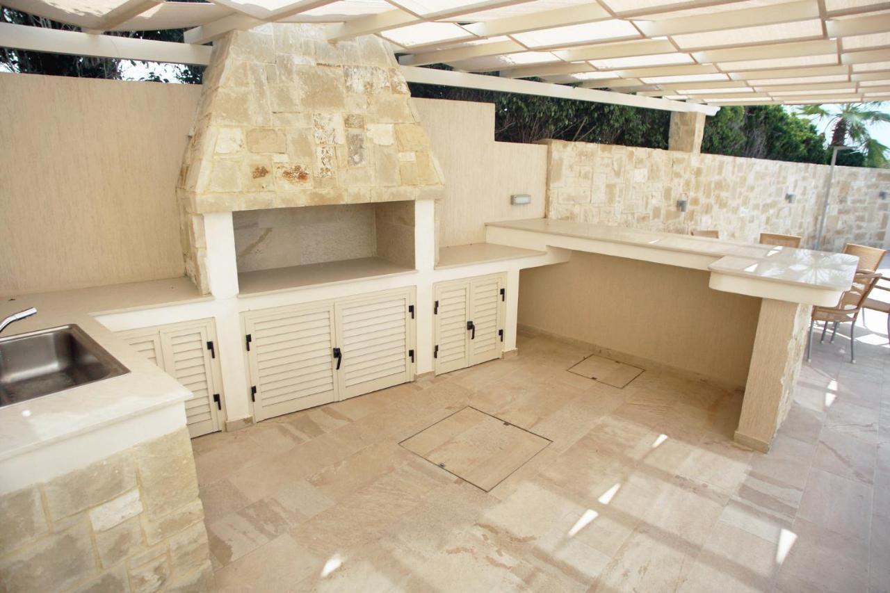 Seafront 5 Bedroom Paradise In Sea Caves
