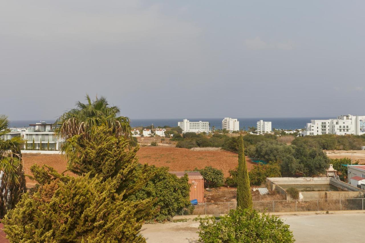 Apartment Spectacular Sea View, Private Jacuzzi & Table Pool