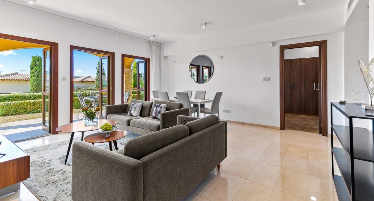 Modern Ap02 - Zodia With Private Garden, Aphrodite Hills Kouklia