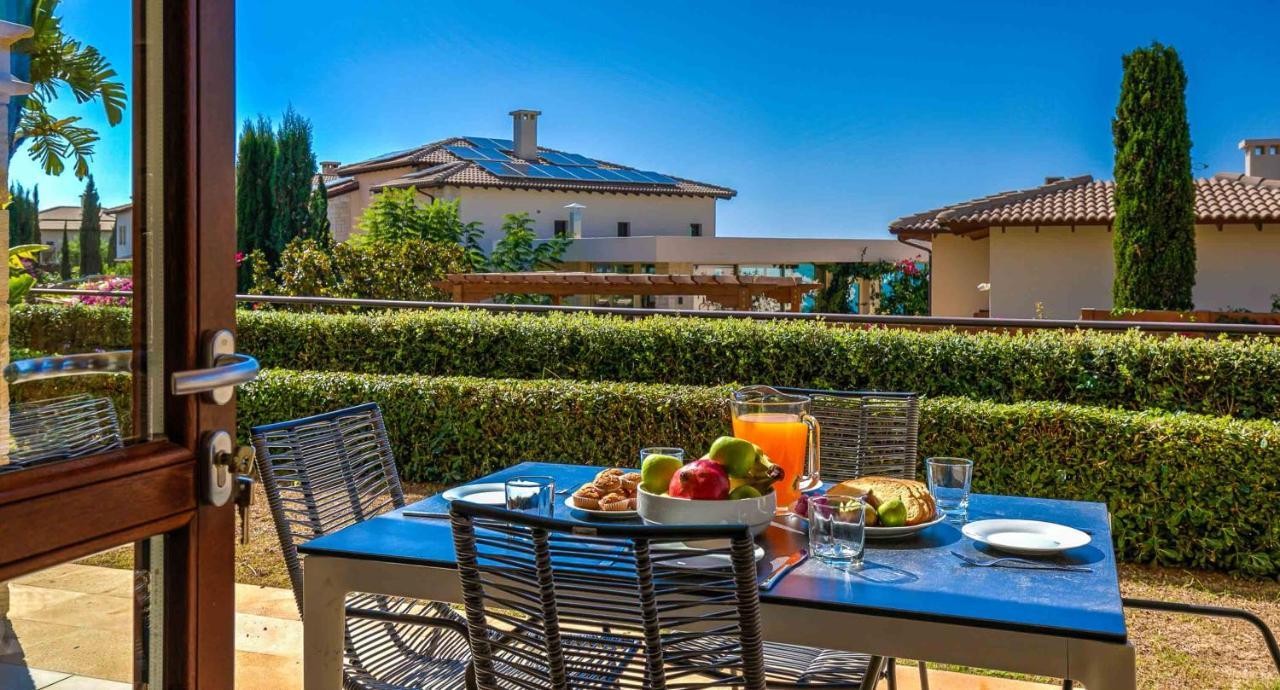Apartment Modern Ap02 - Zodia With Private Garden, Aphrodite Hills Kouklia