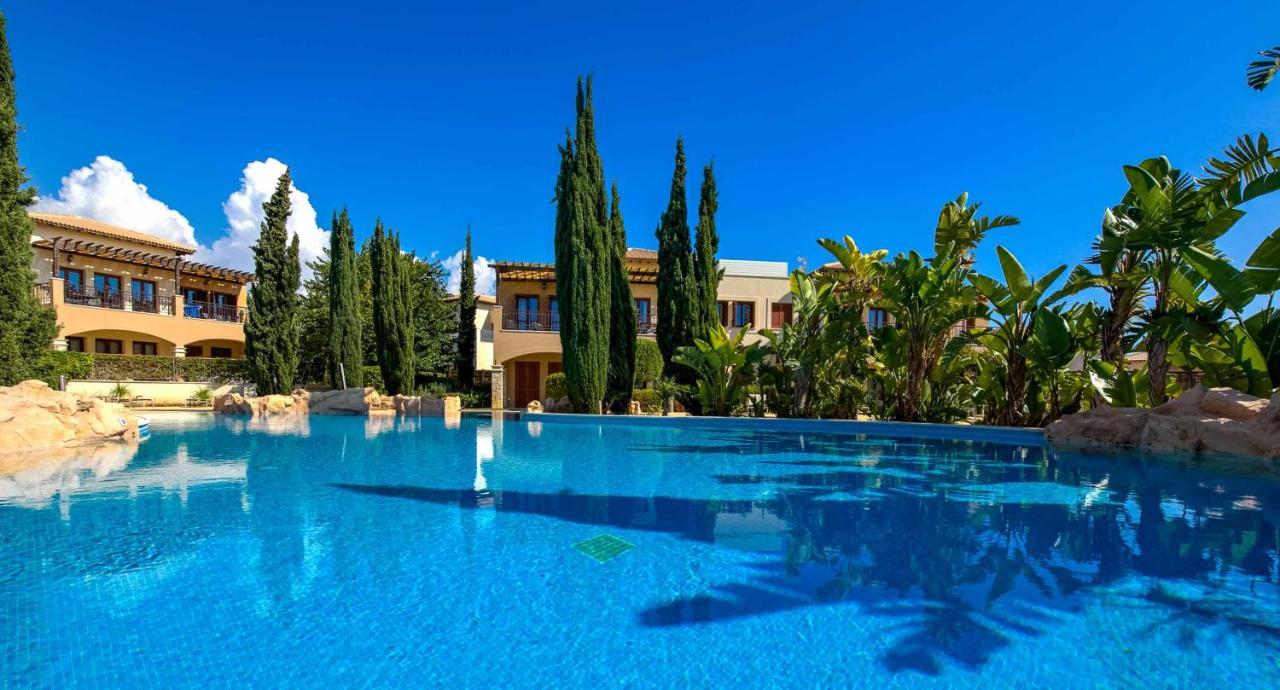 Modern Ap02 - Zodia With Private Garden, Aphrodite Hills Apartment