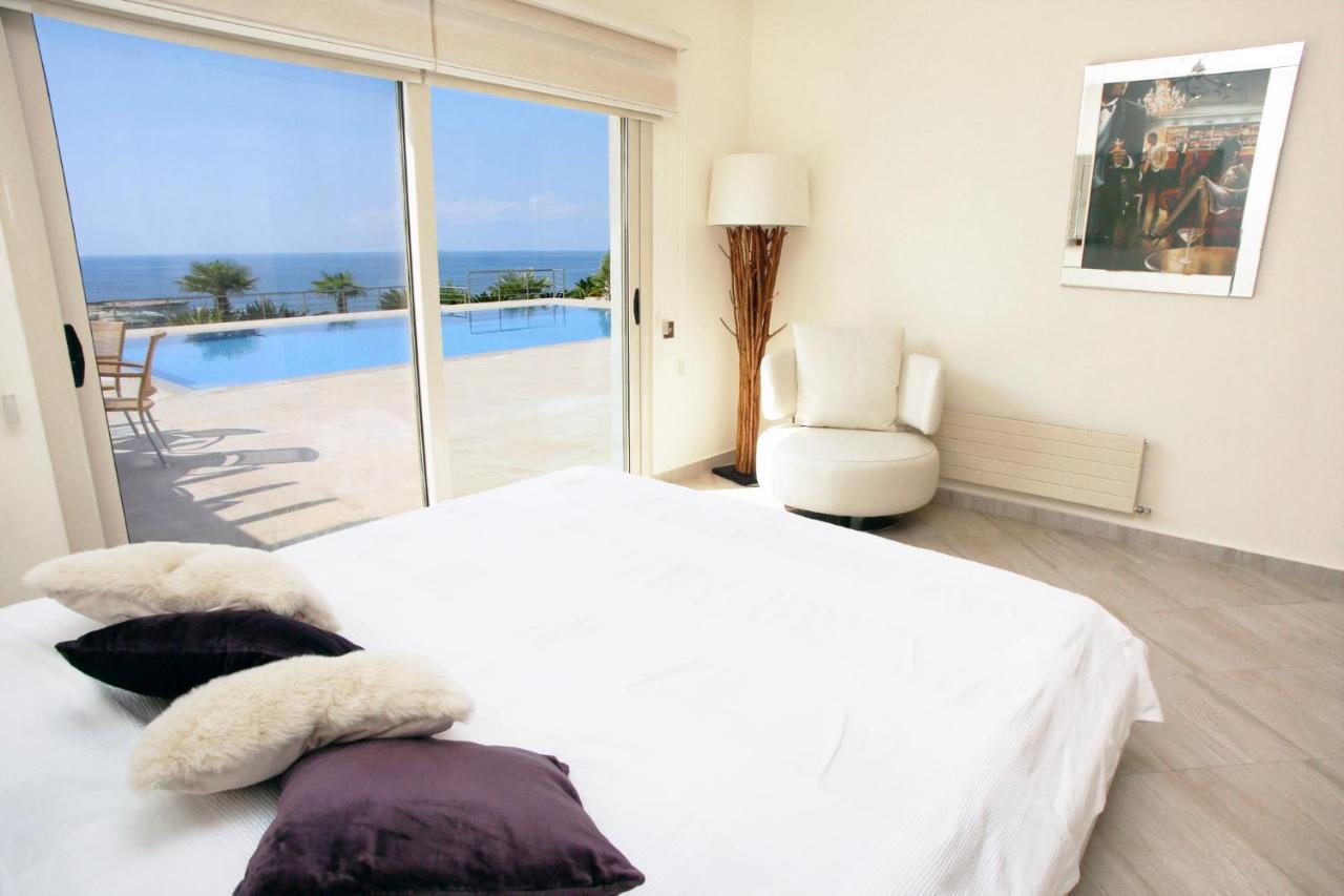 Seafront 5 Bedroom Paradise In Sea Caves Villa