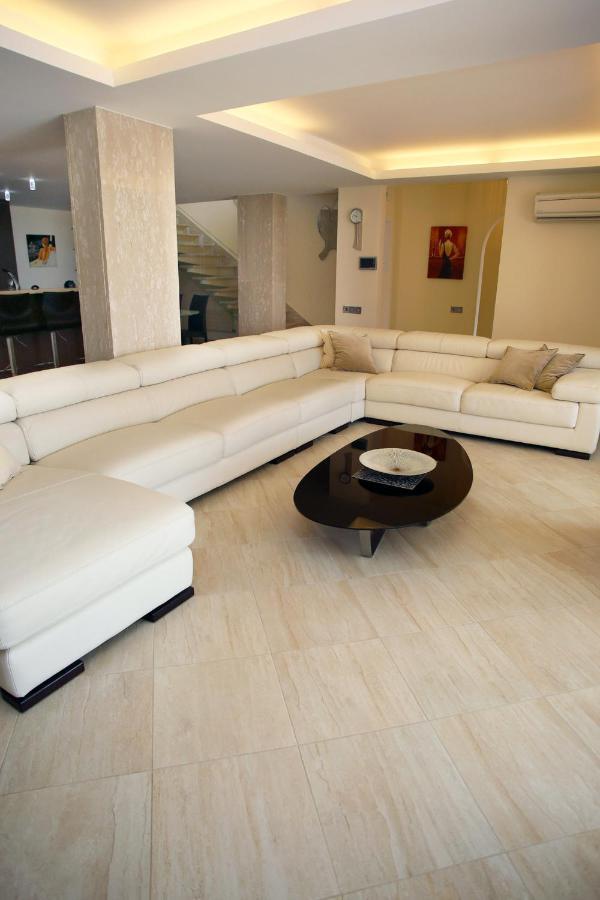 Seafront 5 Bedroom Paradise In Sea Caves Peyia