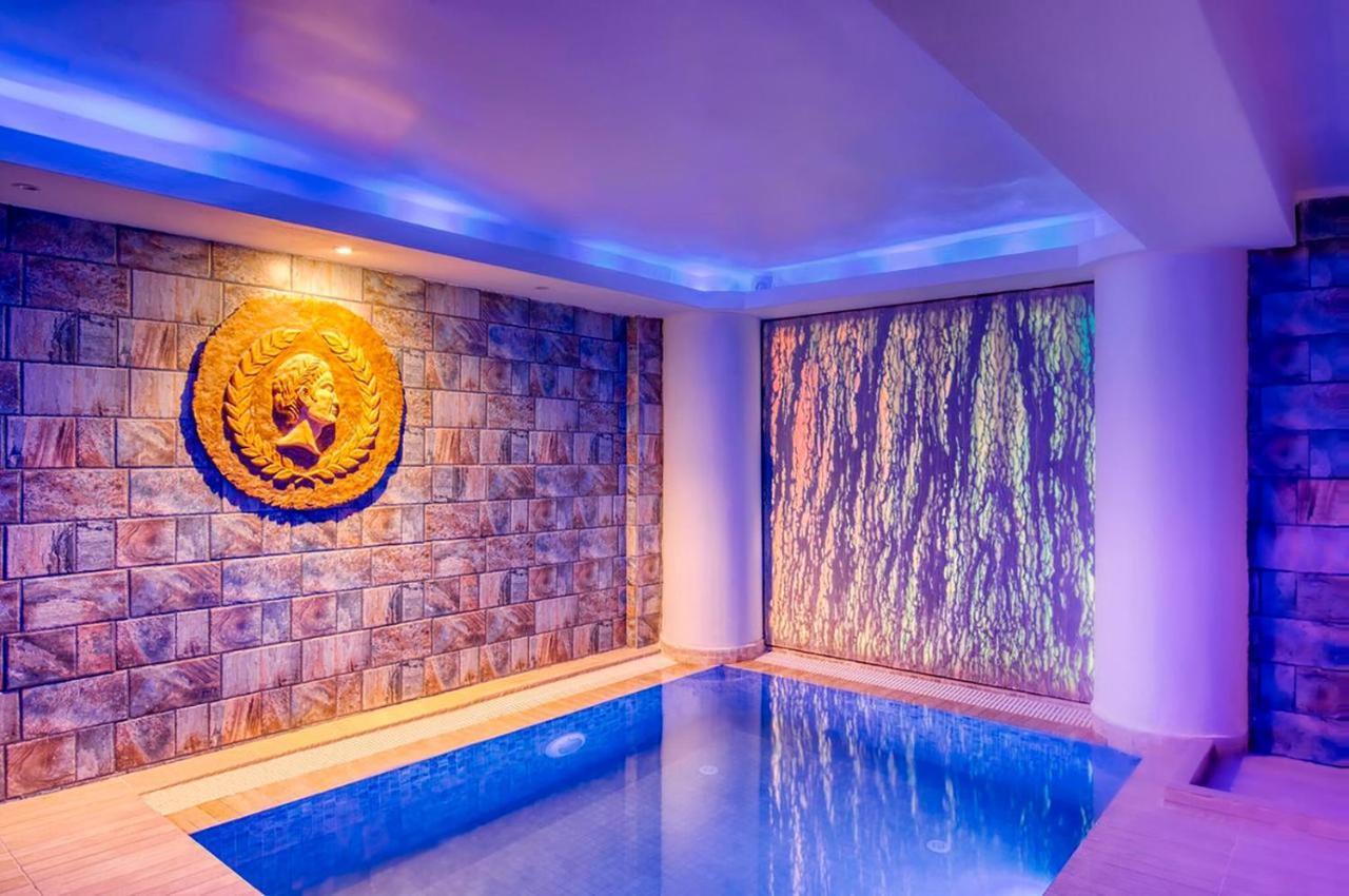 Luxury Apartment With Pool View At Caesar Resort Apartment