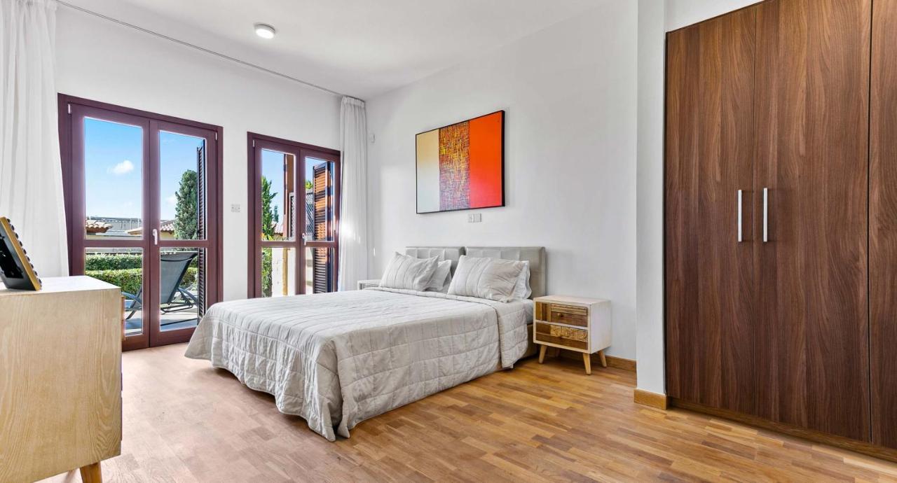 Modern Ap02 - Zodia With Private Garden, Aphrodite Hills *