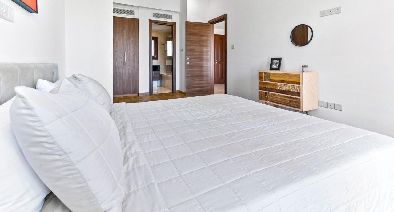 Apartment Modern Ap02 - Zodia With Private Garden, Aphrodite Hills *