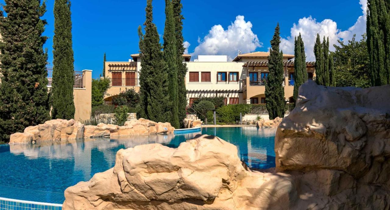 Modern Ap02 - Zodia With Private Garden, Aphrodite Hills Apartment *