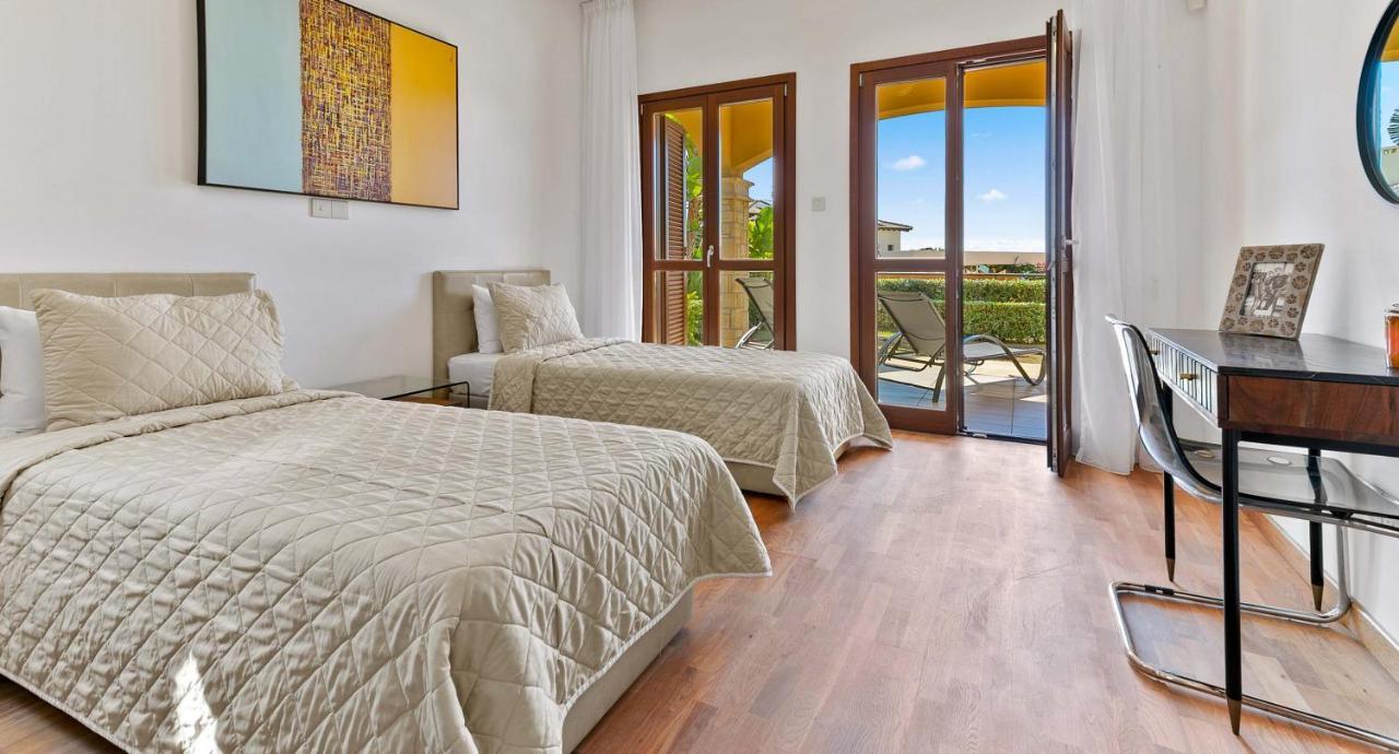Modern Ap02 - Zodia With Private Garden, Aphrodite Hills Apartment *