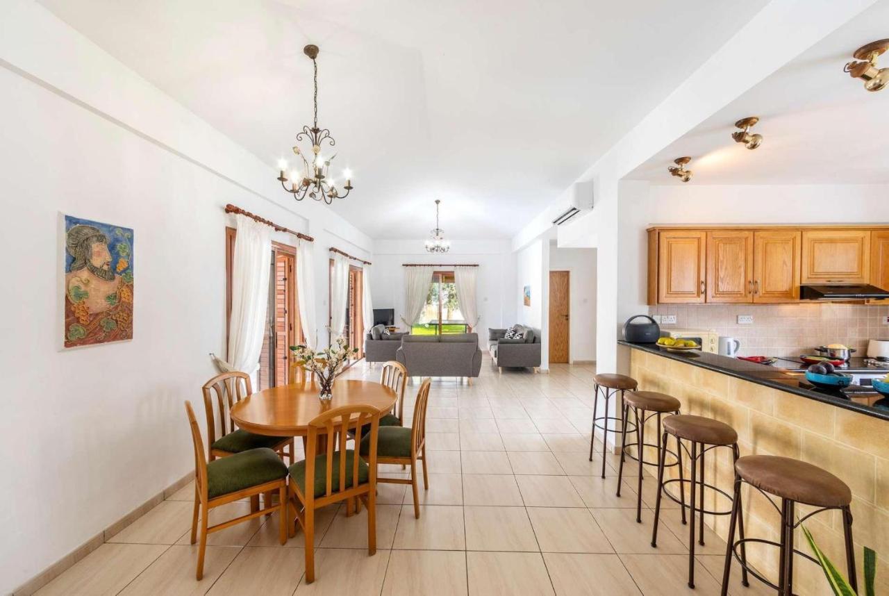 Evanthia Villa Polis
