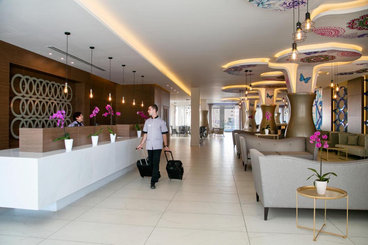 Vangelis & Hotel Protaras
