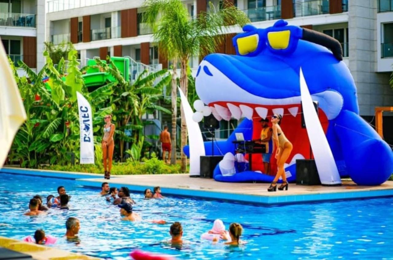 Courtyard Long Hotel 3*