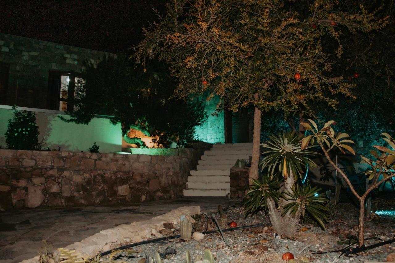 Villa Castle Rock Coral Bay