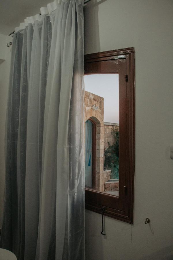 Castle Rock Villa Coral Bay