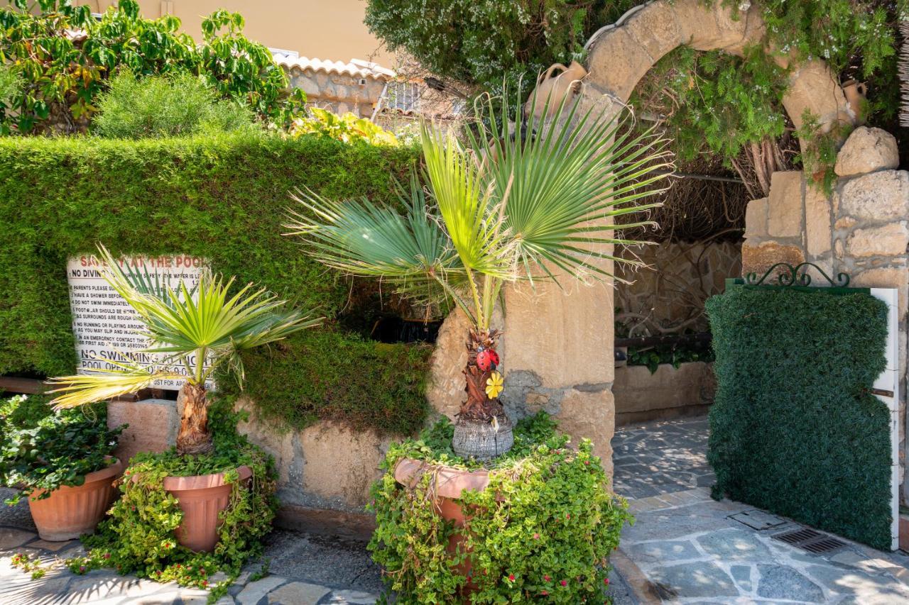 Apollonia Aparthotel