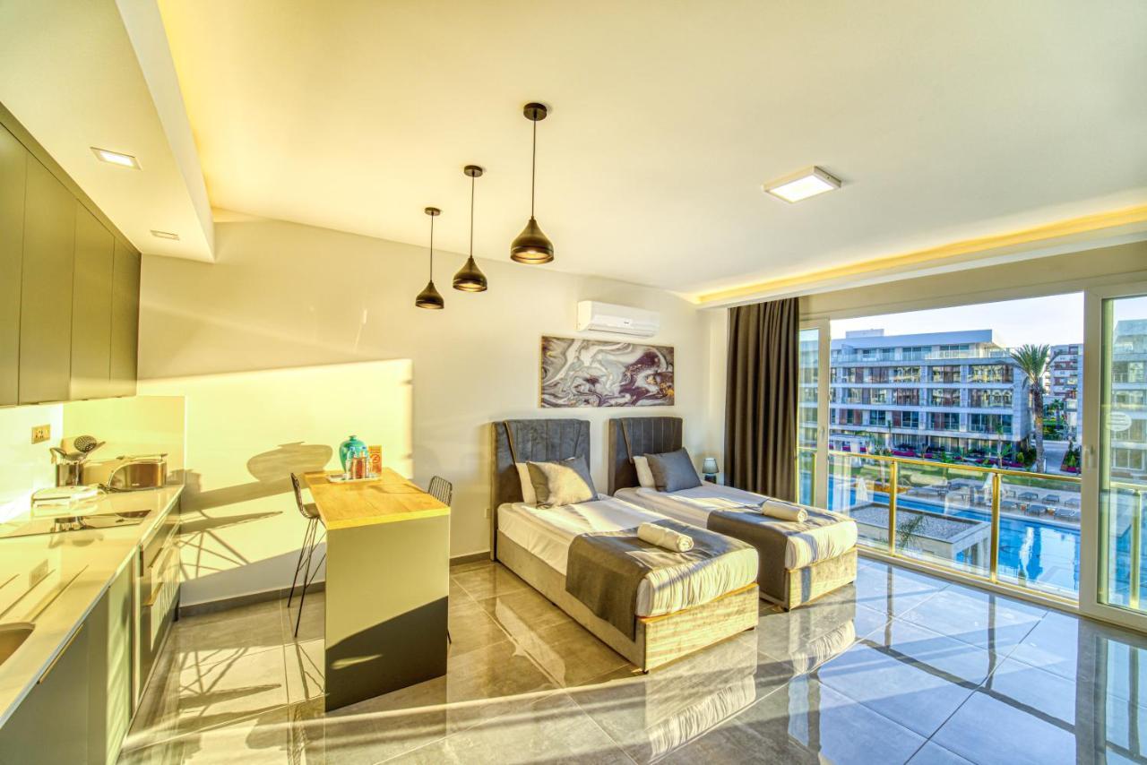 Courtyard Long Hotel 3*