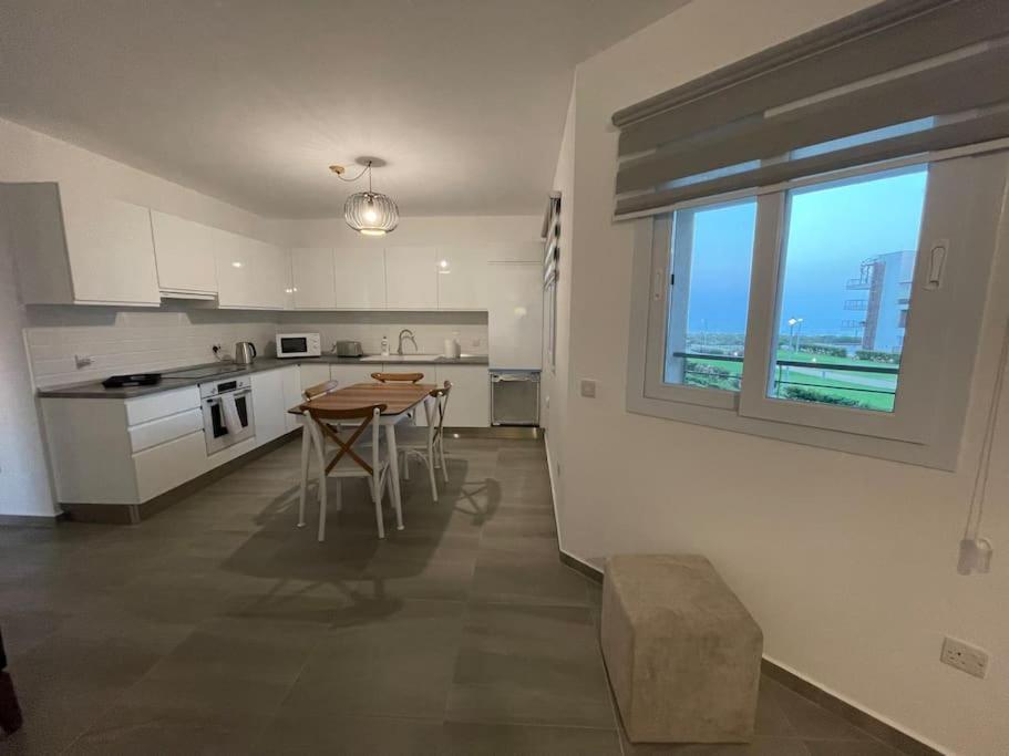 Olive By The Sea Apartment Vokolidha