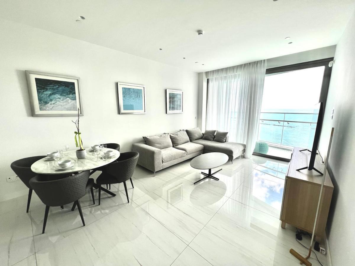 Del Mar Beachfront Boutique Apartment