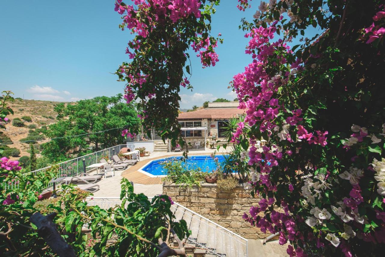 Cyprus Villages & Restaurant - Location - - With Access To Pool And Stunning Views Country house