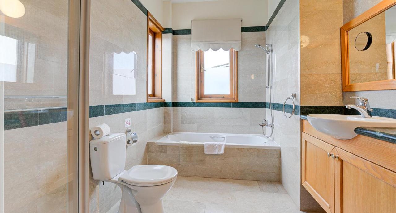 Villa 2 Bedroom Villa Oleander With Private Pool And Garden, Aphrodite Hills Resort Kouklia