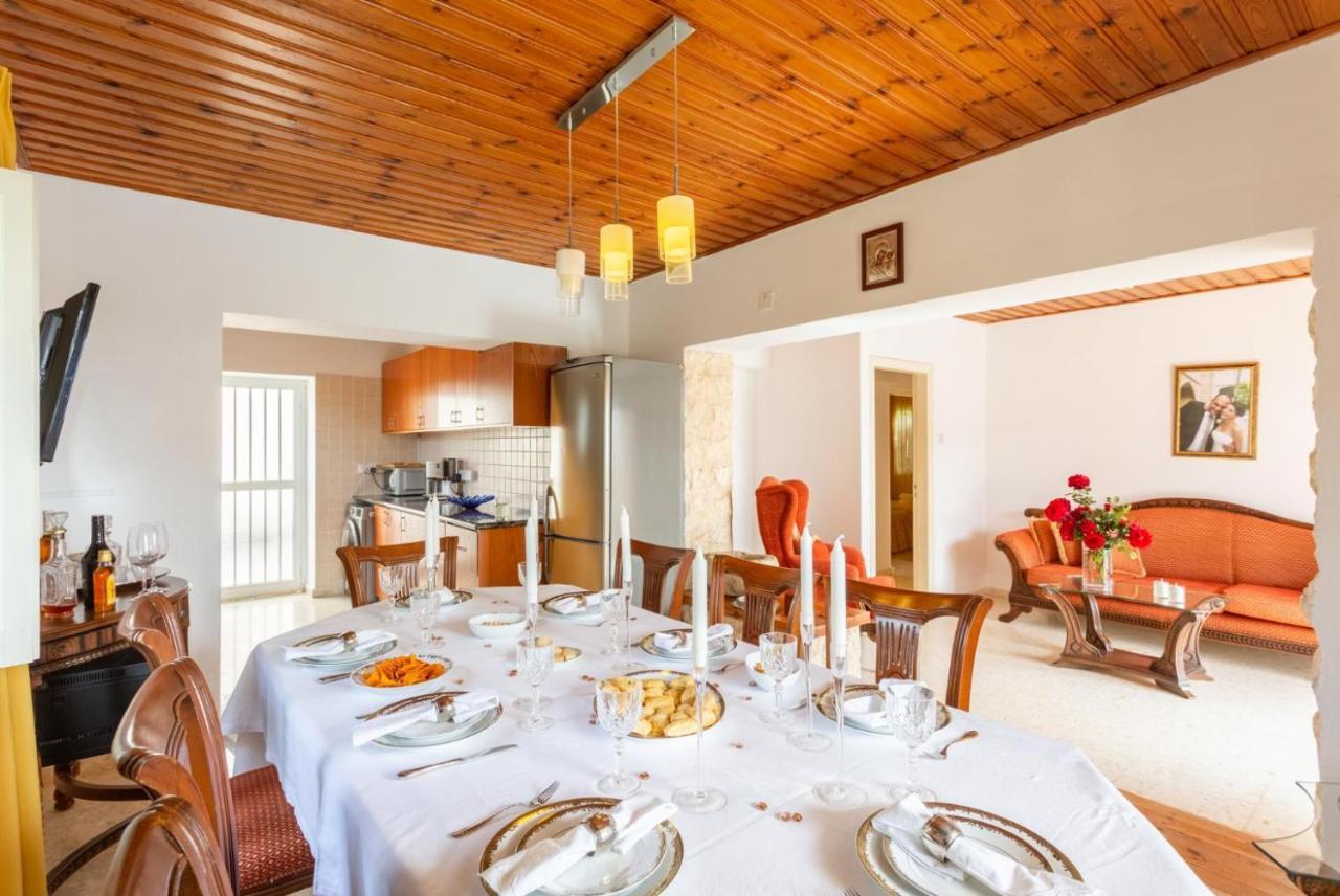Villa Constantinos Kato Yialia