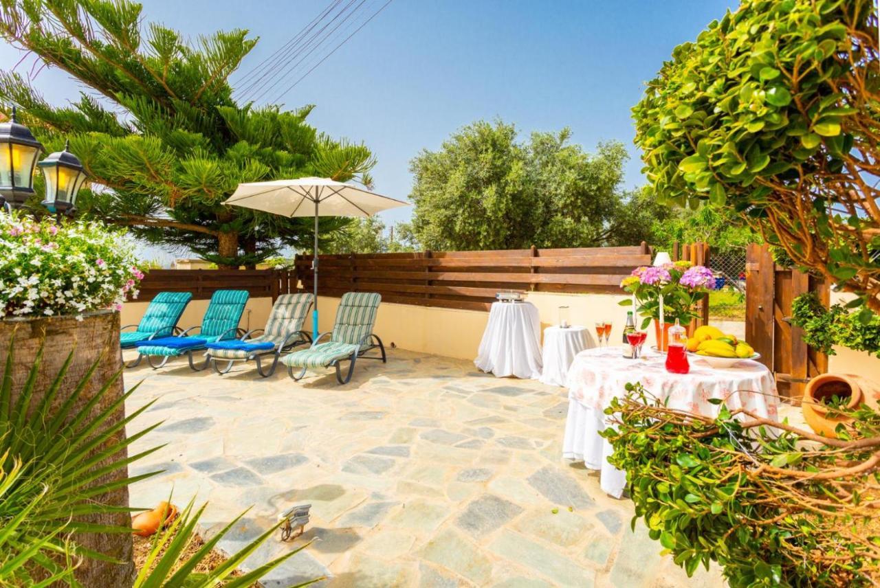 Villa Constantinos