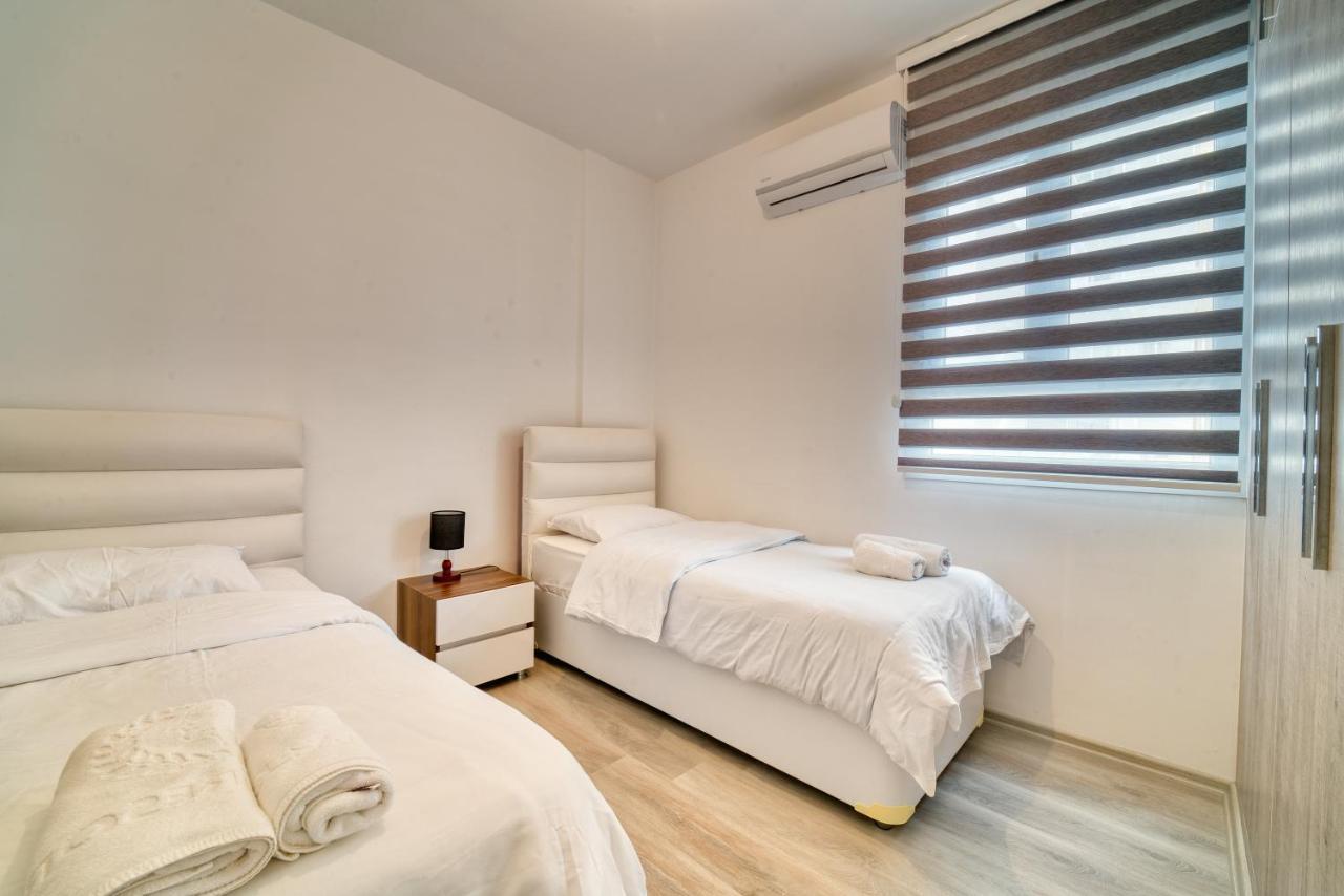 Caesar & Apartamento Trikomo