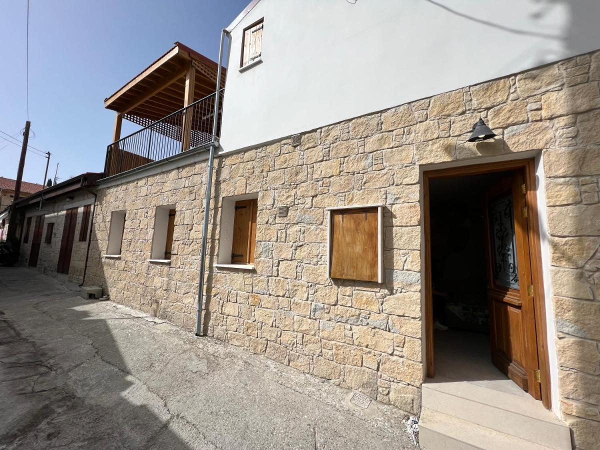Eftis - Renovated Traditional House * Omodos