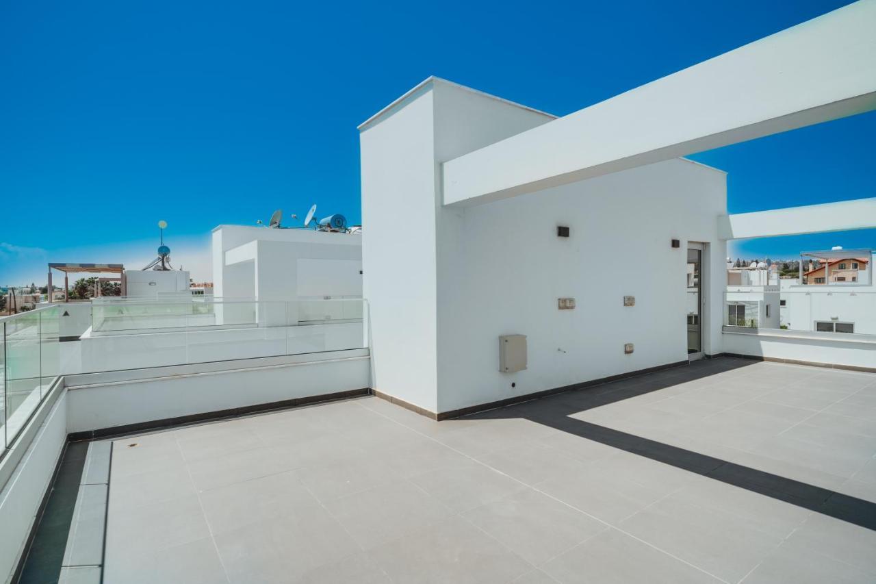 In Style In Modern 3 Bedroom Near Nissi & Square Pousada