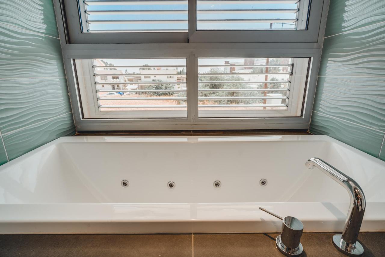 Pousada In Style In Modern 3 Bedroom Near Nissi & Square *
