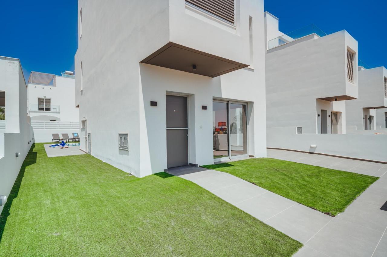In Style In Modern 3 Bedroom Near Nissi & Square Pousada *