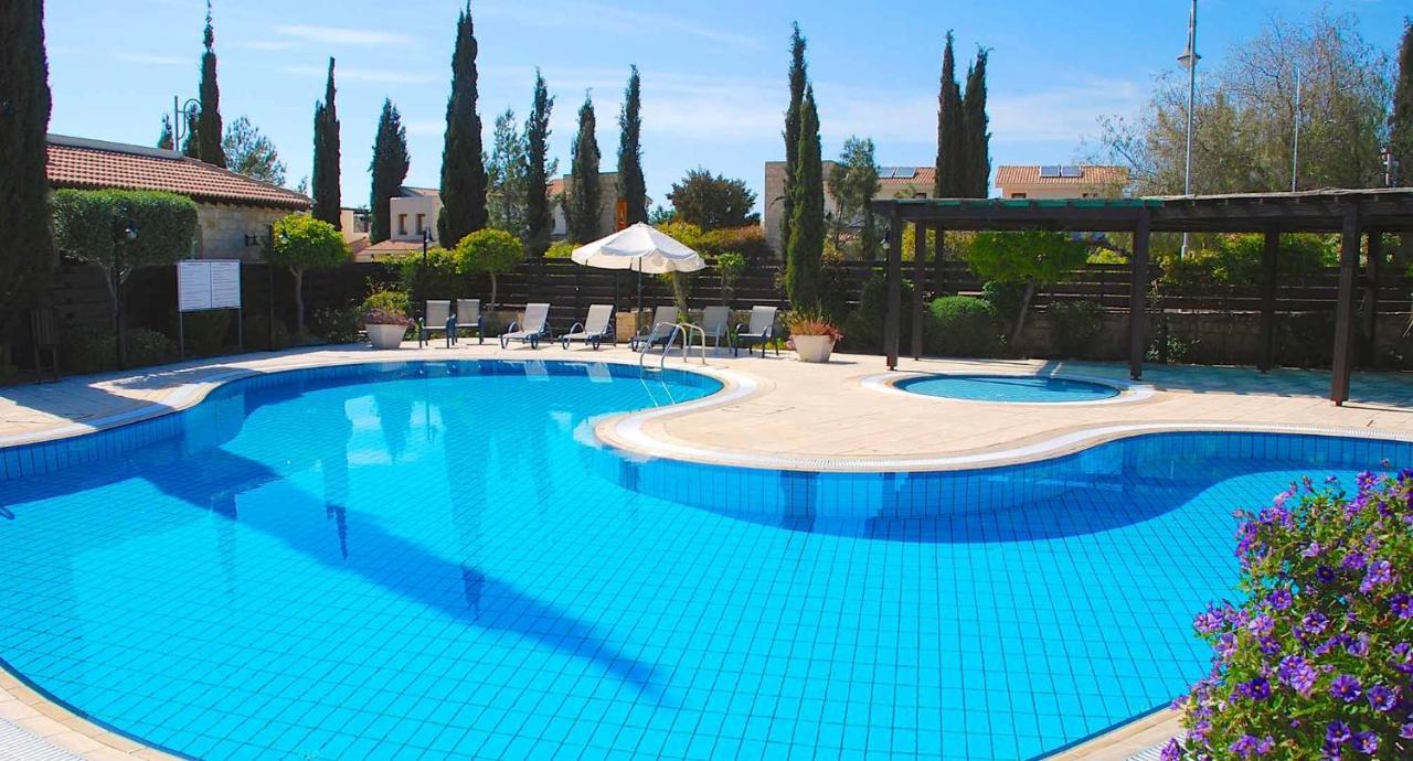 Modern U2 - Zias With Lovely Views In Heart Of Aphrodite Hills Apartment