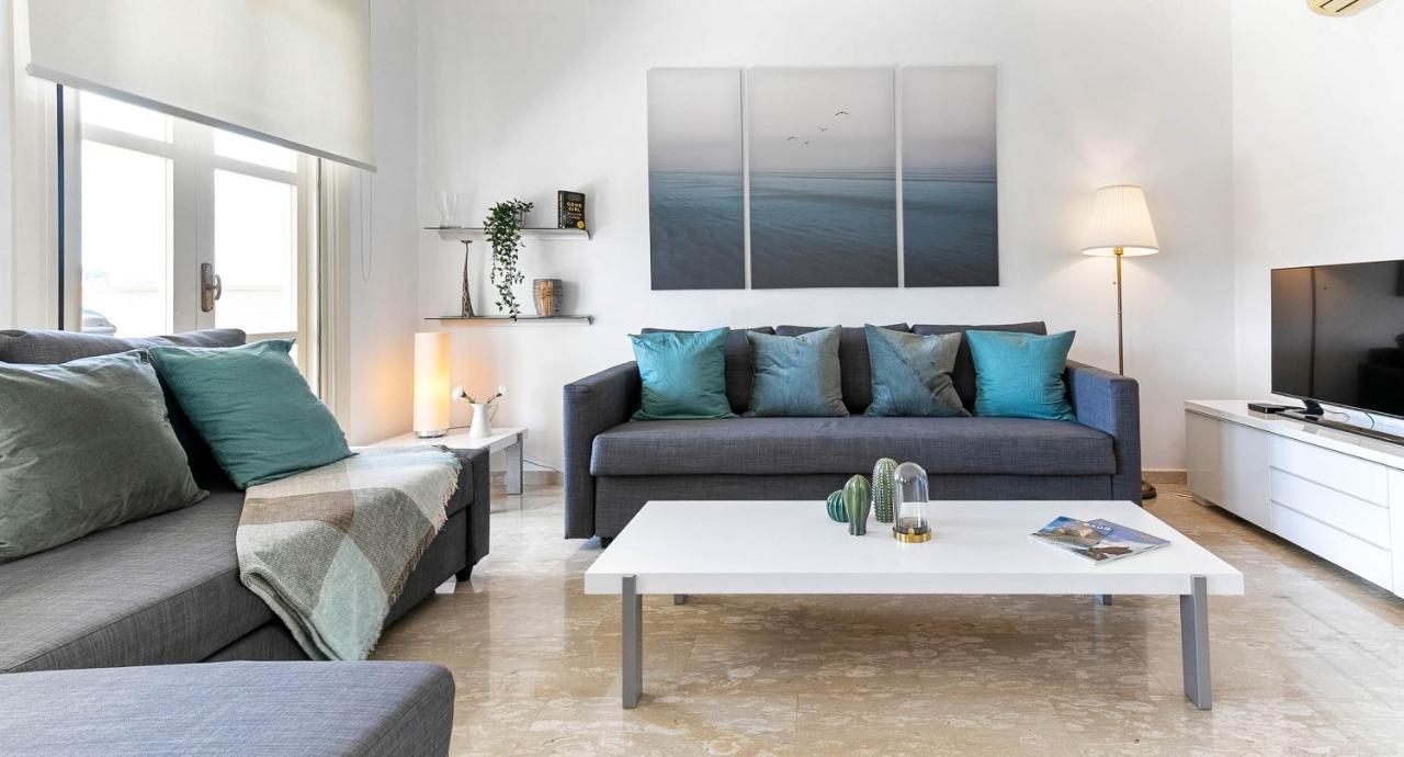 Modern U2 - Zias With Lovely Views In Heart Of Aphrodite Hills Kouklia