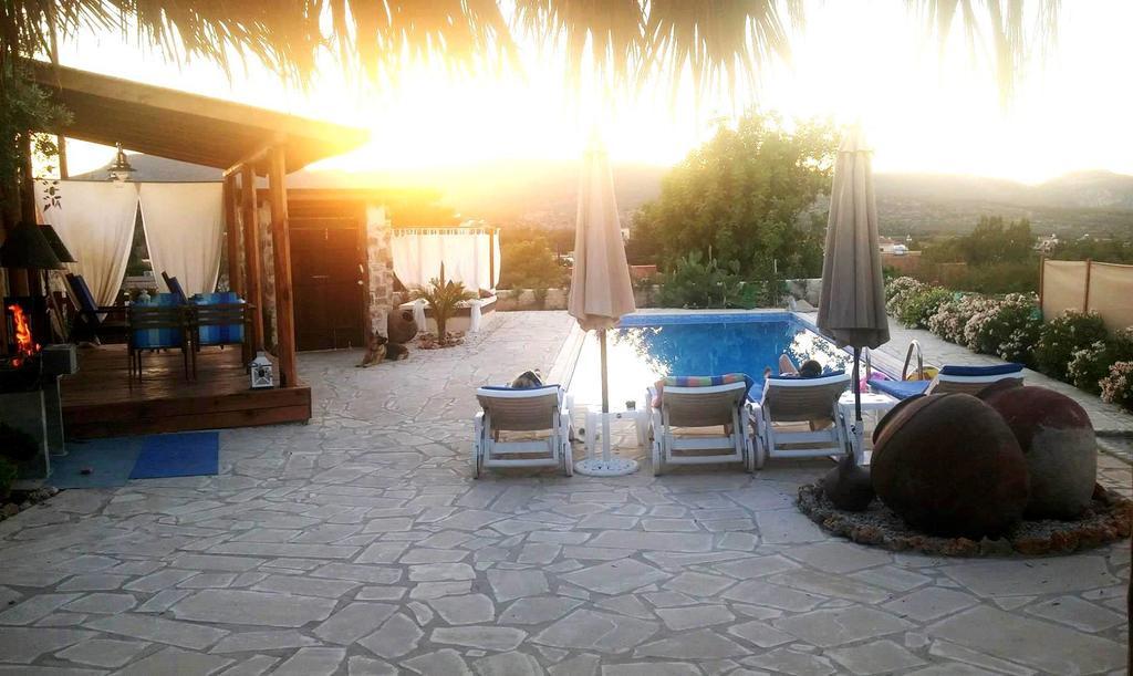 Simona Stone House Holiday home *