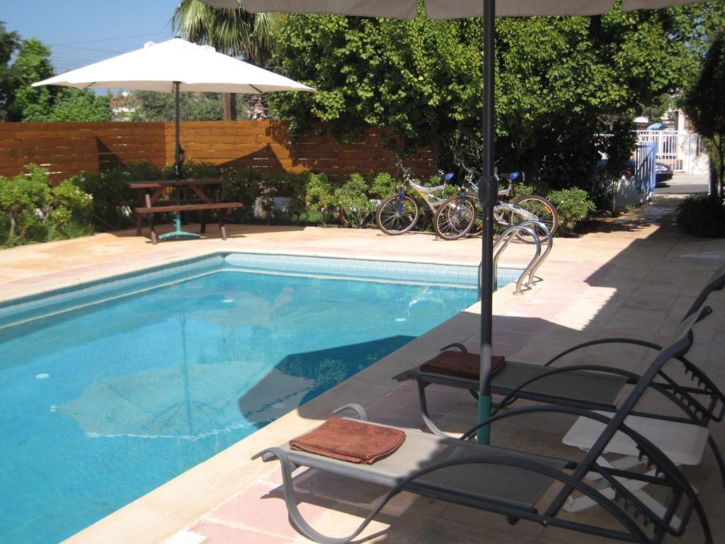 Yvonne * Paphos