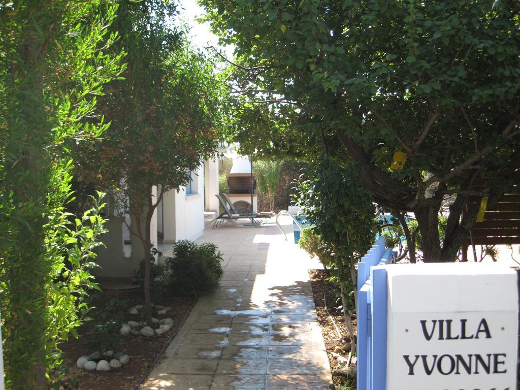 Yvonne * Paphos