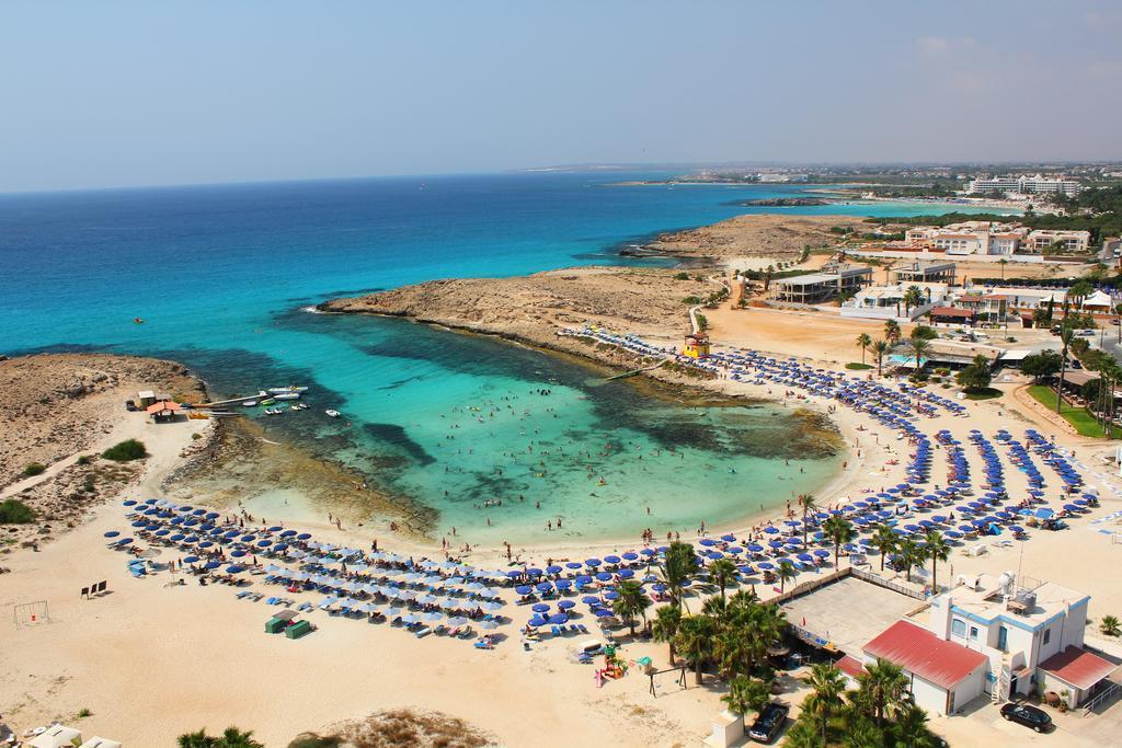 Aparthotel Carina 2*