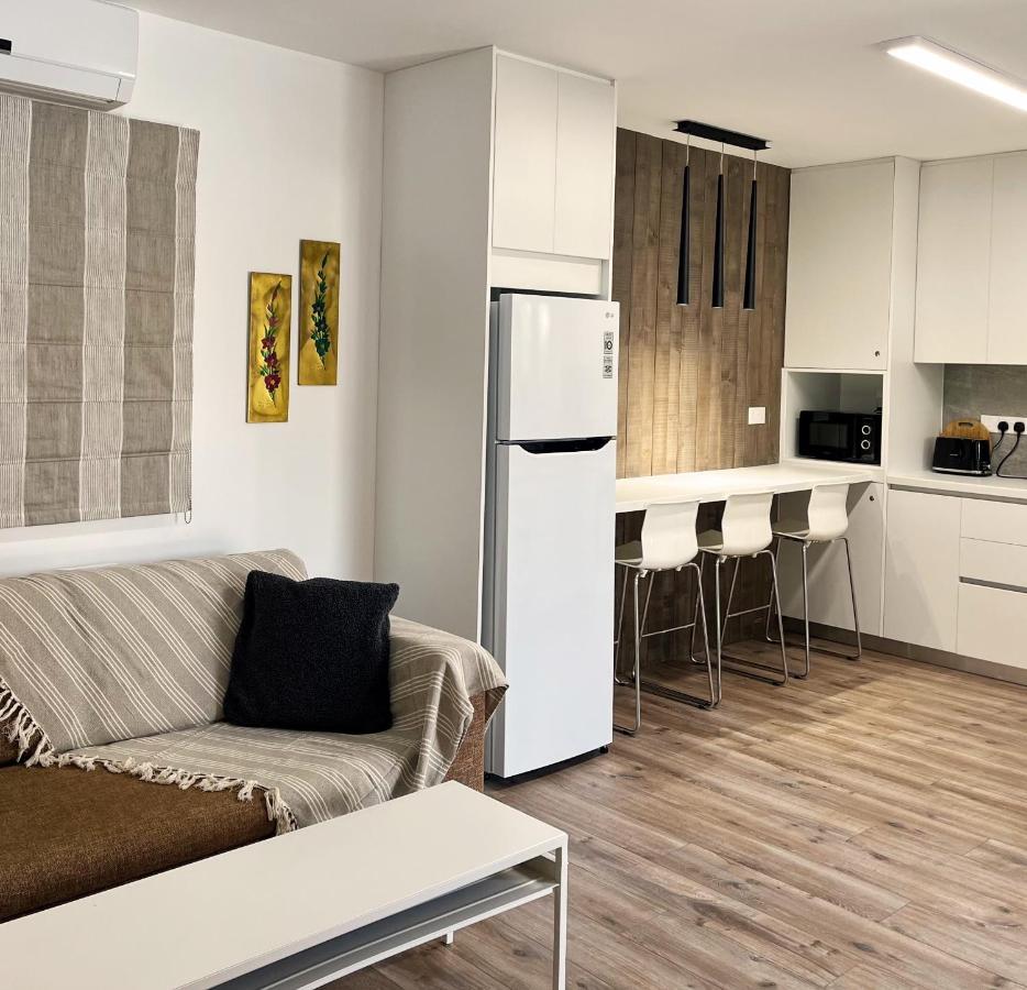 Apartment Silver *