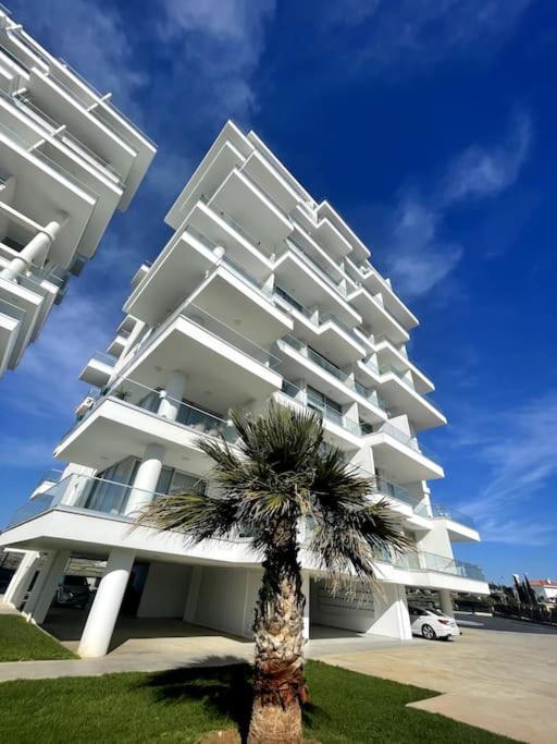 Apartment Colourful By The Coast *