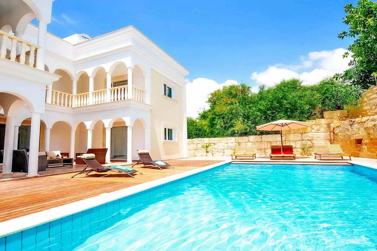 Mansion View *