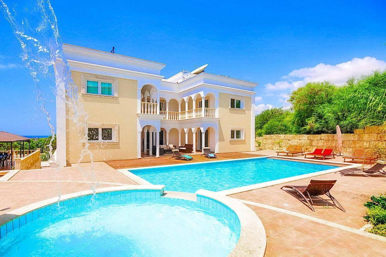 Mansion View *