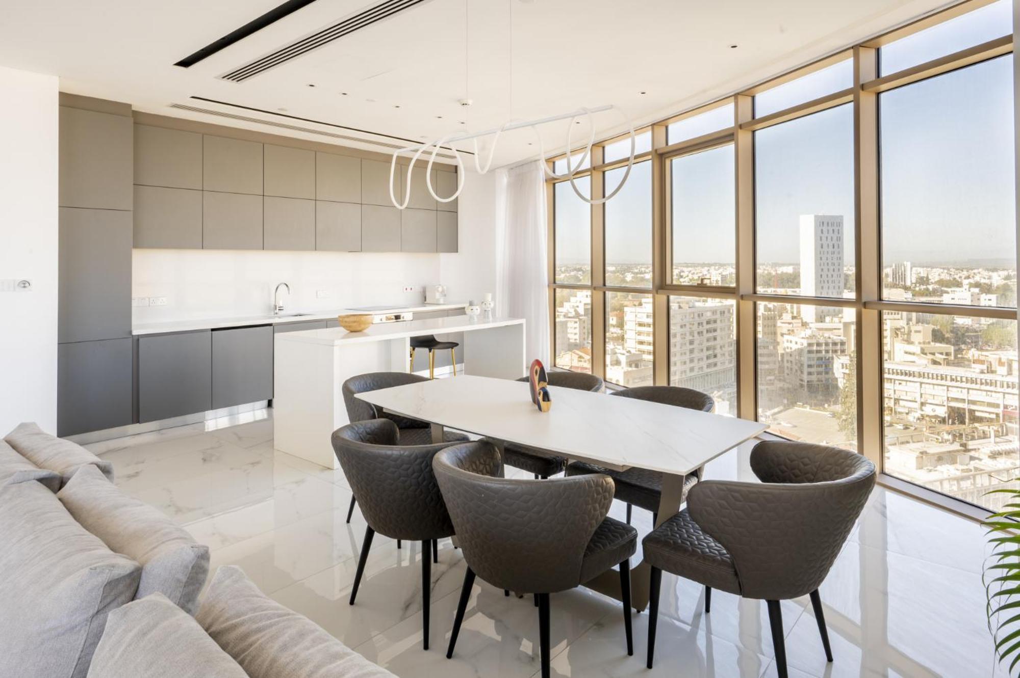 360 - Luxury Panoramic View Apartment