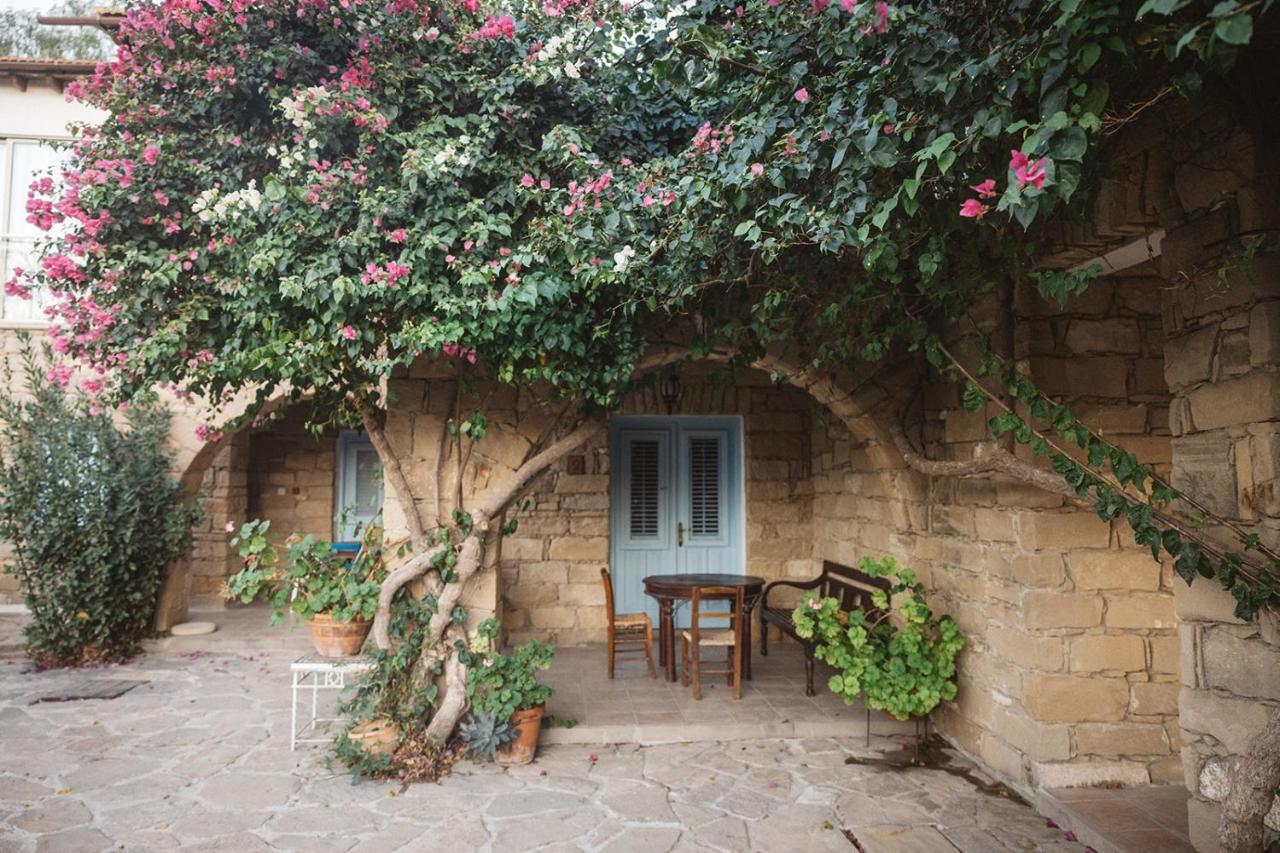 Cyprus Villages & Restaurant - Location - - With Access To Pool And Stunning Views Country house